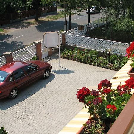 Olga Apartmanház Apartamento Hajdúszoboszló Exterior foto